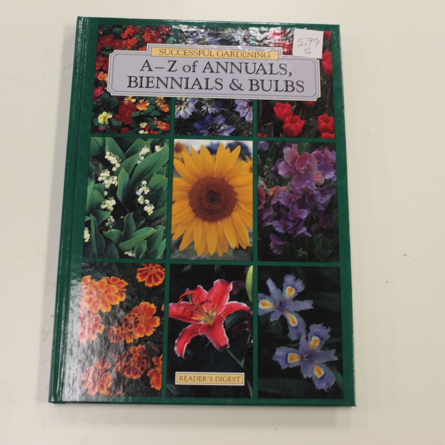 A-Z OF ANNUALS, BIENNIALS & BULBS
