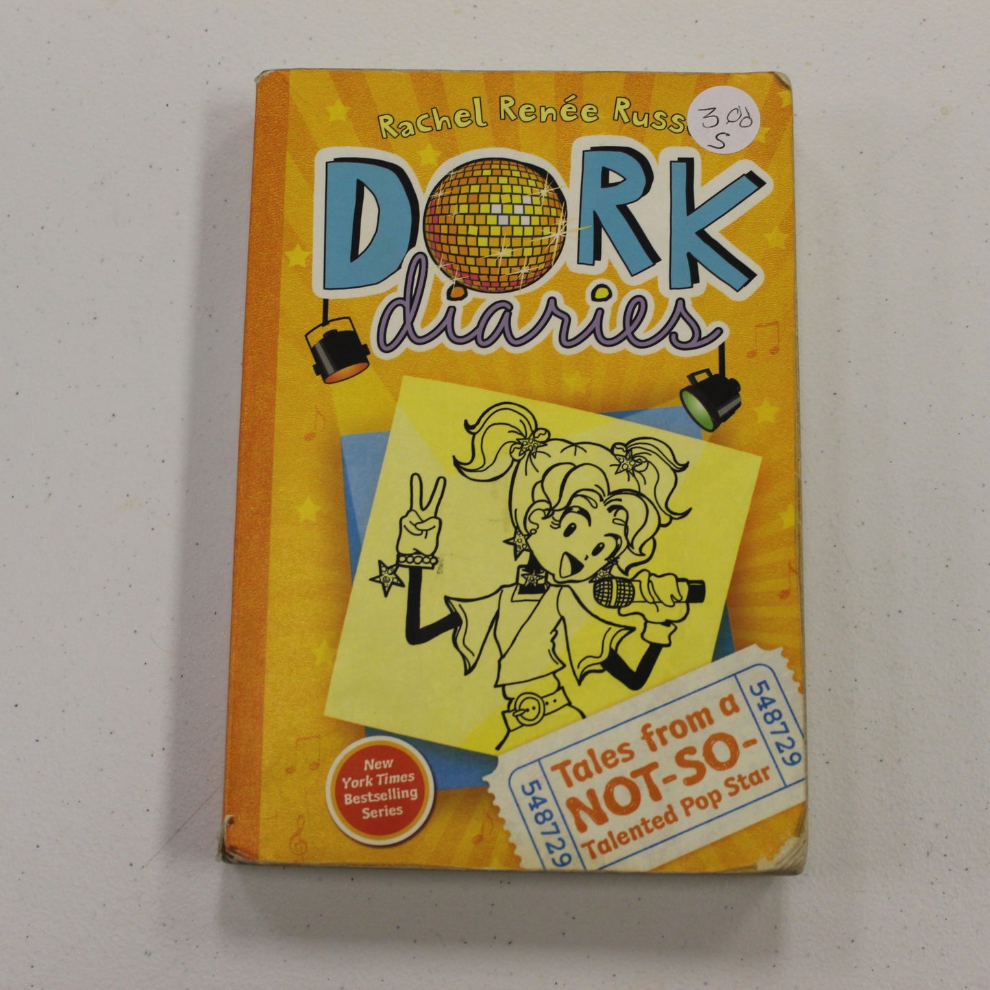 DORK DIARIES: TALES FROM A NOT-SO-TALENTED POP STAR 4
