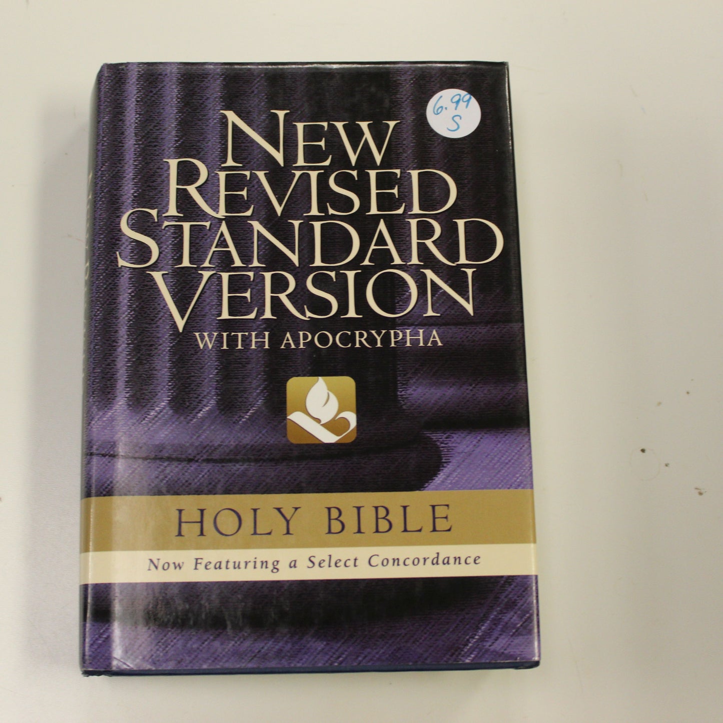 NEW REVISED STANDARD VERSION WITH APOCRYPHA HOLY BIBLE