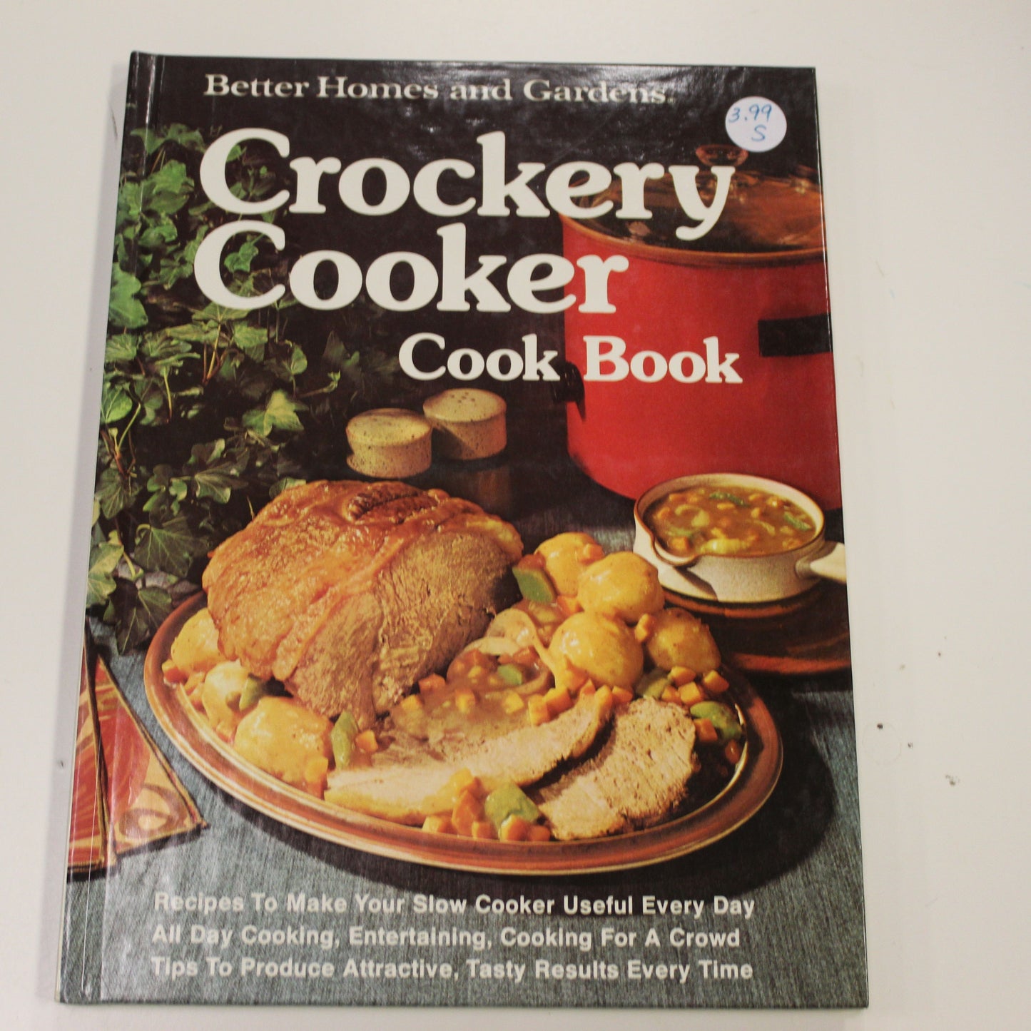 BETTER HOMES AND GARDENS CROCKERY COOKER COOKBOOK
