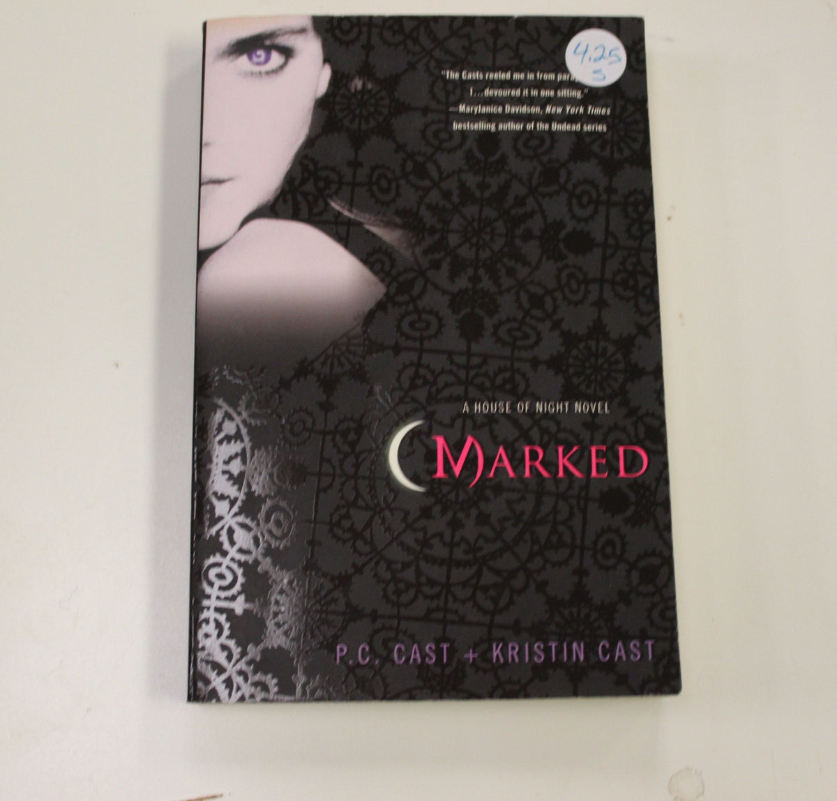MARKED - HOUSE OF NIGHT