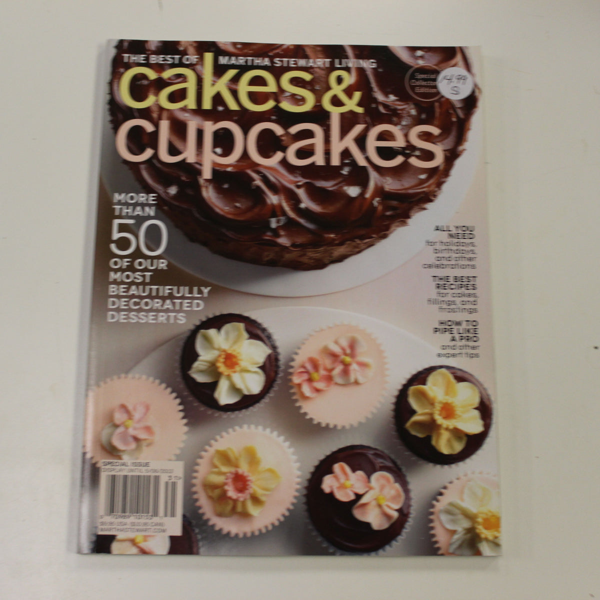 THE BEST OF MARTHA STEWART LIVING: CAKES & CUPCAKES