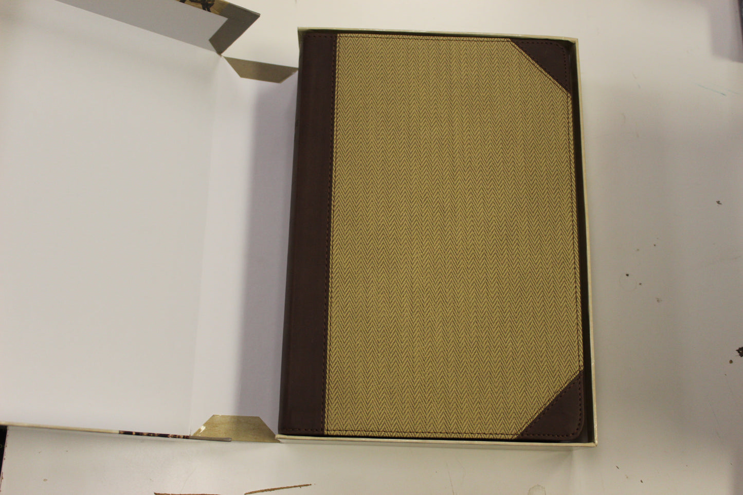 CULTURAL BACKGROUNDS STUDY BIBLE - BOXED