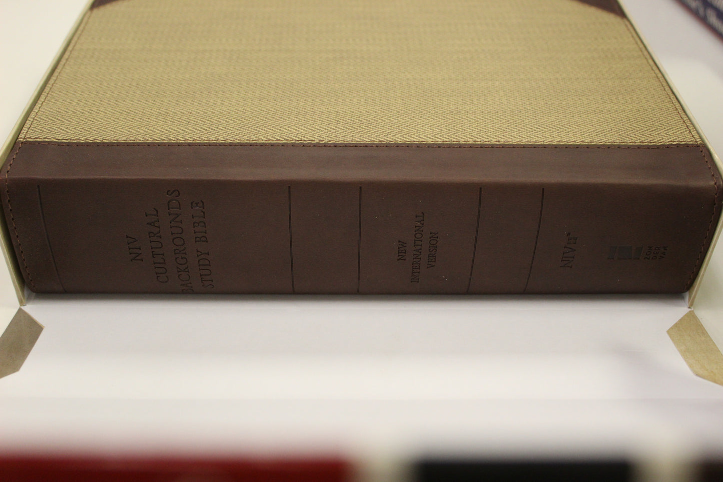 CULTURAL BACKGROUNDS STUDY BIBLE - BOXED